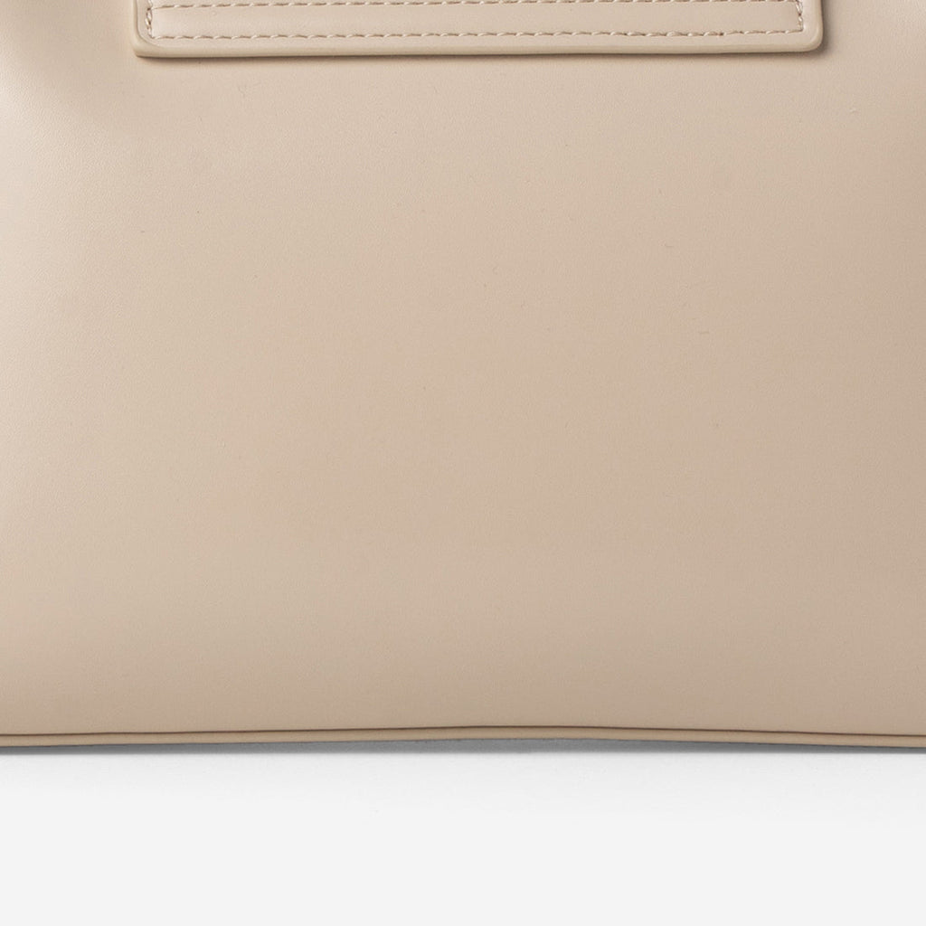 Latte Beige-text